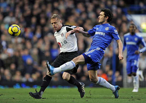 日本本州岛多地降雪持续 局地积雪超5米.