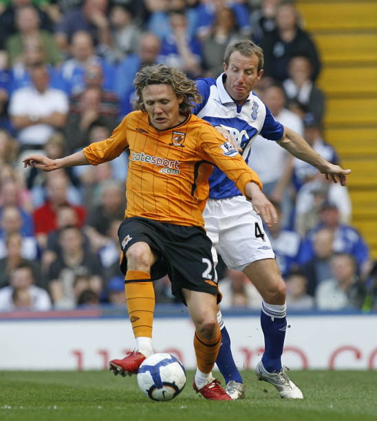 日本本州岛多地降雪持续 局地积雪超5米.